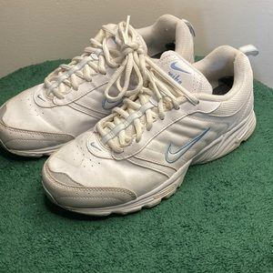 Nike woman’s size 8 running athletic sneakers in good condition see photos